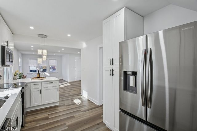 85 Madison St, Newton Town, NJ 07860