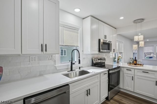 85 Madison St, Newton Town, NJ 07860