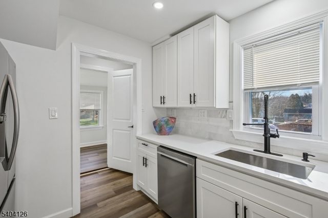 85 Madison St, Newton Town, NJ 07860