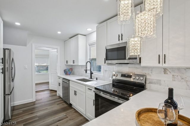 85 Madison St, Newton Town, NJ 07860