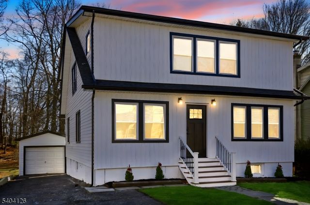 85 Madison St, Newton Town, NJ 07860