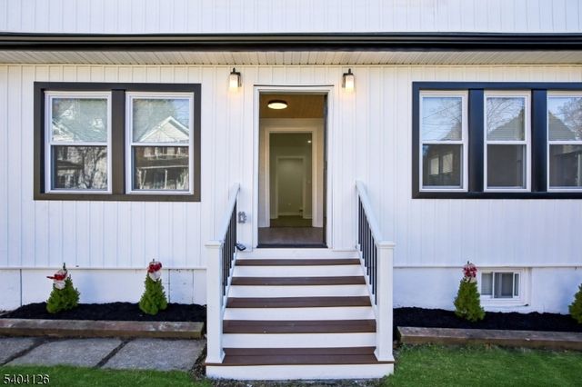 85 Madison St, Newton Town, NJ 07860