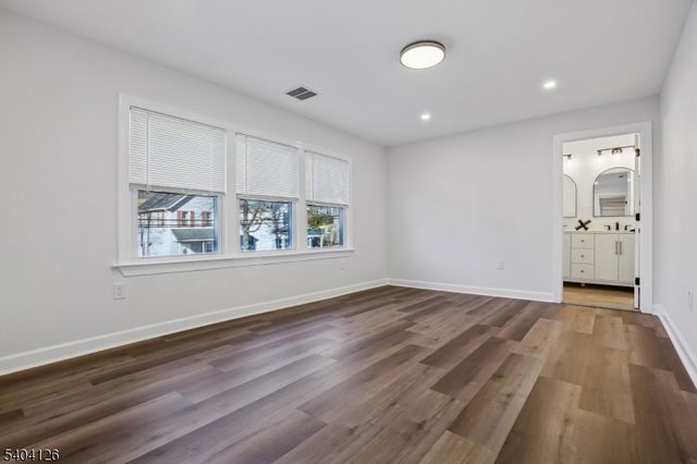 85 Madison St, Newton Town, NJ 07860