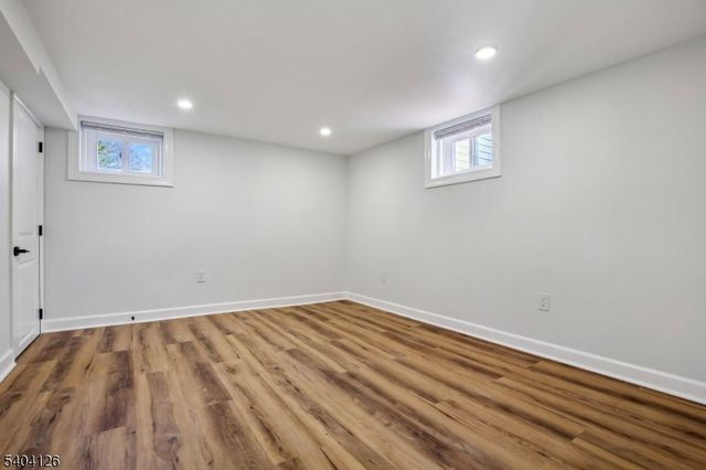 85 Madison St, Newton Town, NJ 07860