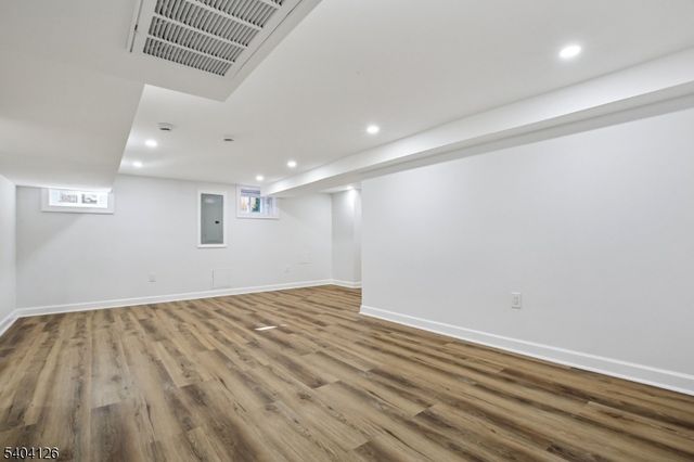 85 Madison St, Newton Town, NJ 07860