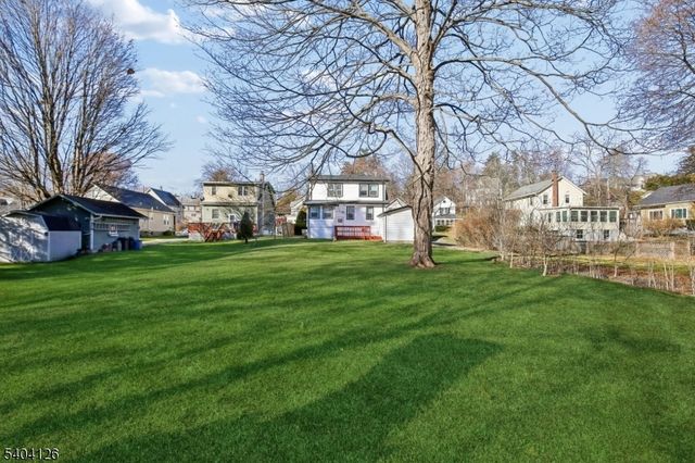 85 Madison St, Newton Town, NJ 07860