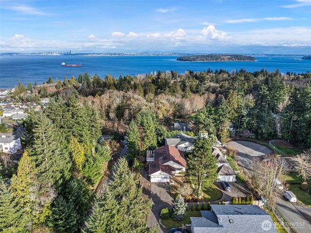 7331 E Center Street, Port Orchard, WA 98366