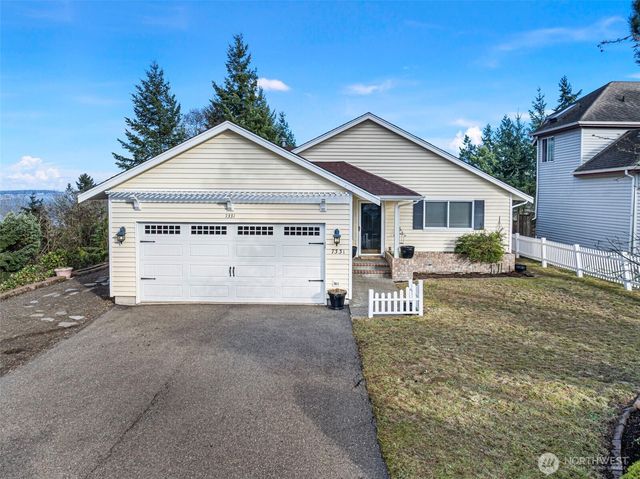 7331 E Center Street, Port Orchard, WA 98366
