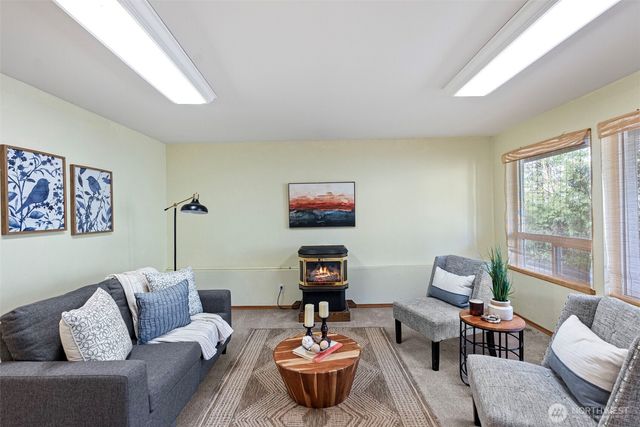 7331 E Center Street, Port Orchard, WA 98366