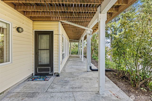 7331 E Center Street, Port Orchard, WA 98366