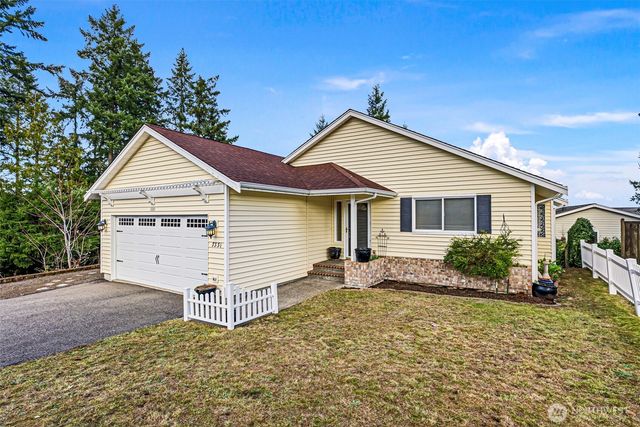7331 E Center Street, Port Orchard, WA 98366