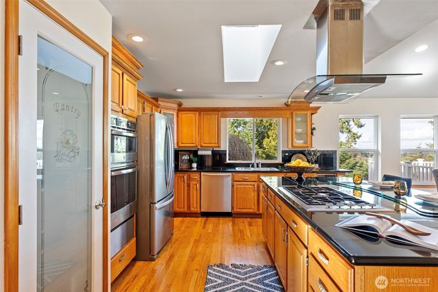 7331 E Center Street, Port Orchard, WA 98366