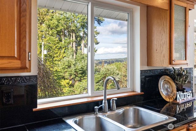 7331 E Center Street, Port Orchard, WA 98366