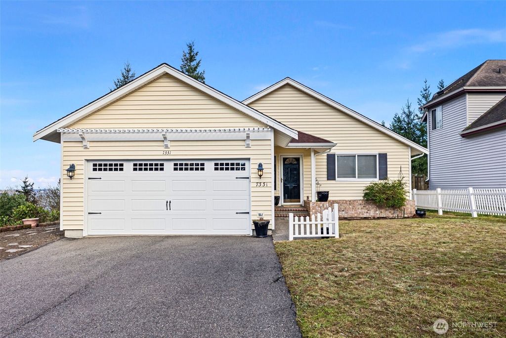 7331 E Center Street, Port Orchard, WA 98366