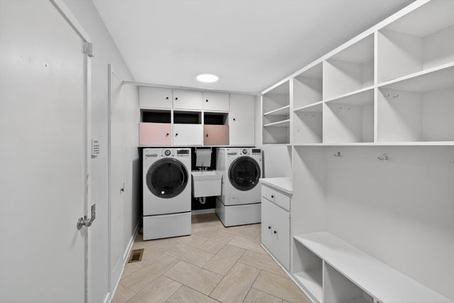 1409 Weatherhill Court SW, Rochester, MN 55902