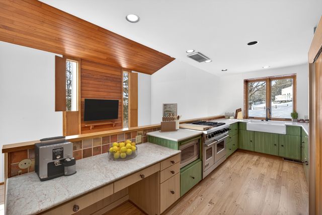 1409 Weatherhill Court SW, Rochester, MN 55902