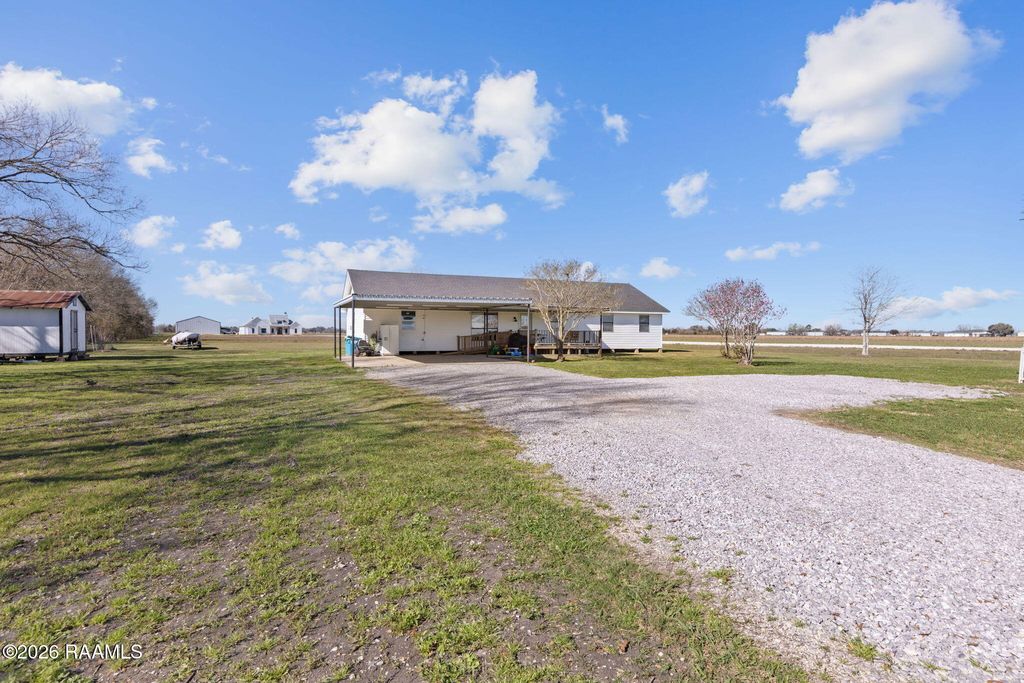 2398 Doyle Melancon Road, Breaux Bridge, LA 70517