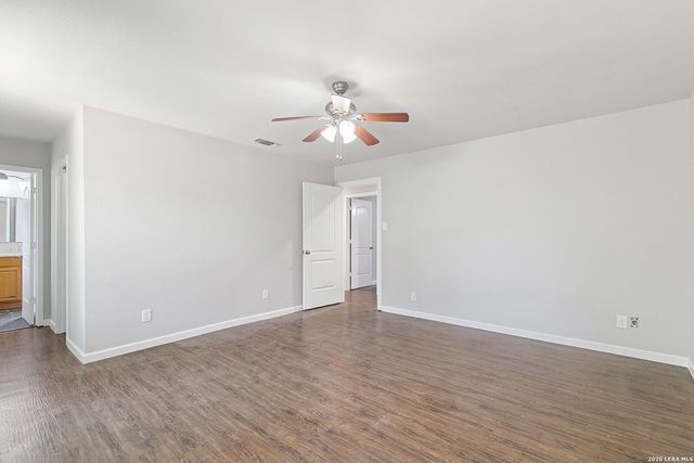 210 S MANTON LN, Castle Hills, TX 78213