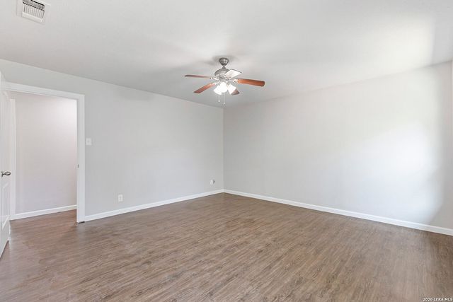 210 S MANTON LN, Castle Hills, TX 78213