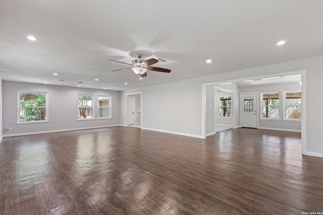 210 S MANTON LN, Castle Hills, TX 78213