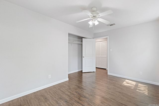 210 S MANTON LN, Castle Hills, TX 78213