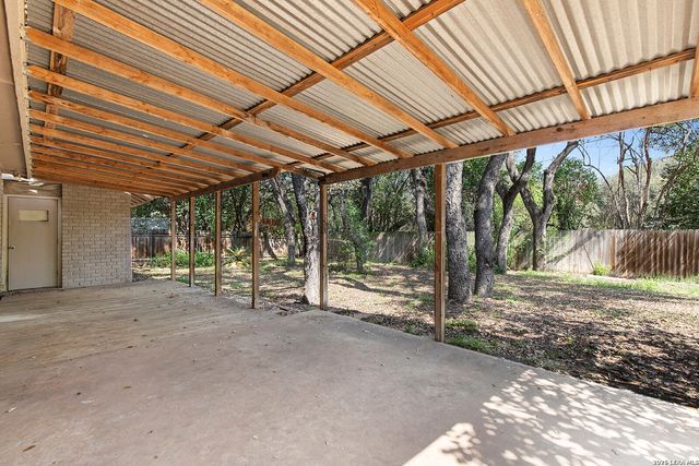 210 S MANTON LN, Castle Hills, TX 78213