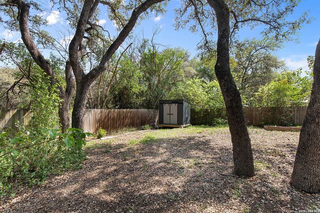 210 S MANTON LN, Castle Hills, TX 78213