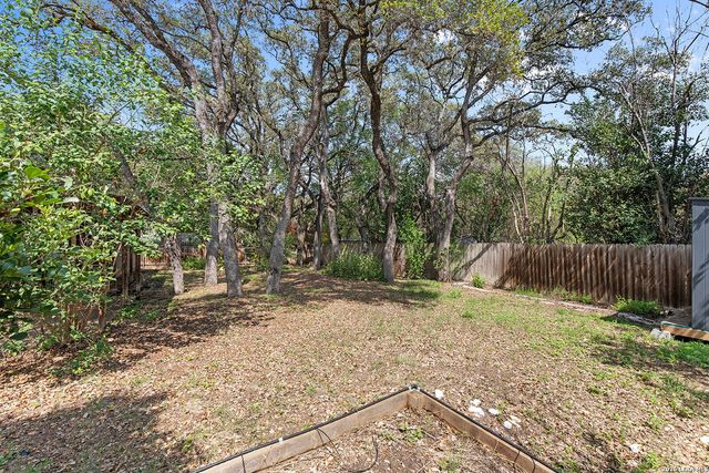210 S MANTON LN, Castle Hills, TX 78213