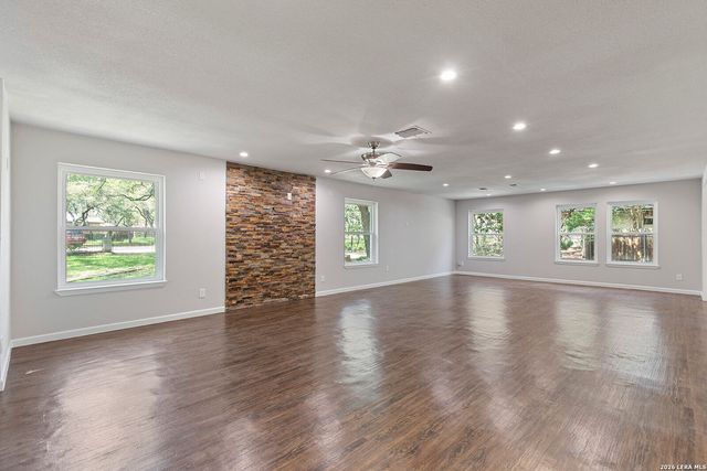 210 S MANTON LN, Castle Hills, TX 78213