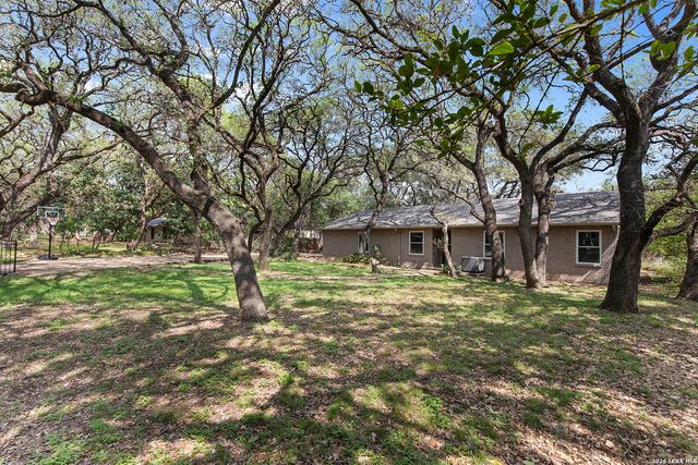 210 S MANTON LN, Castle Hills, TX 78213