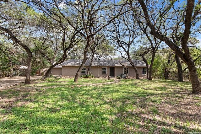 210 S MANTON LN, Castle Hills, TX 78213