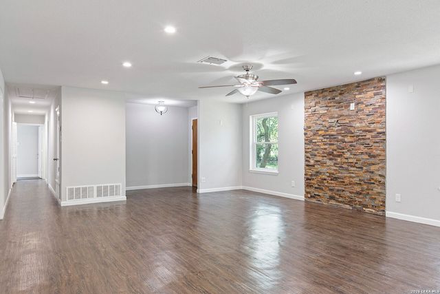 210 S MANTON LN, Castle Hills, TX 78213