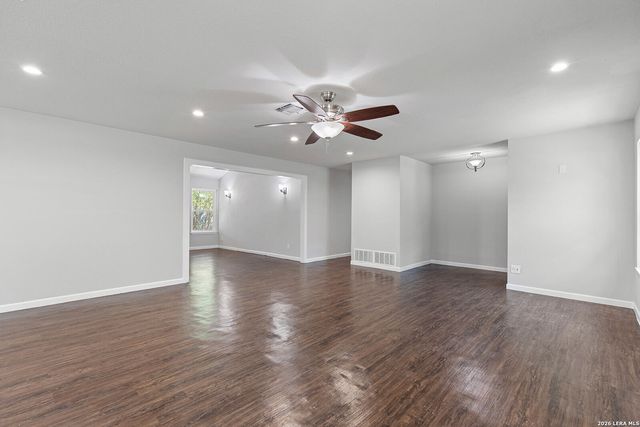 210 S MANTON LN, Castle Hills, TX 78213