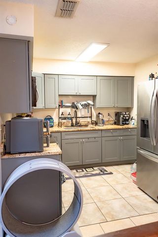 8204 TRAMMELL TRAIL, Tampa, FL 33619