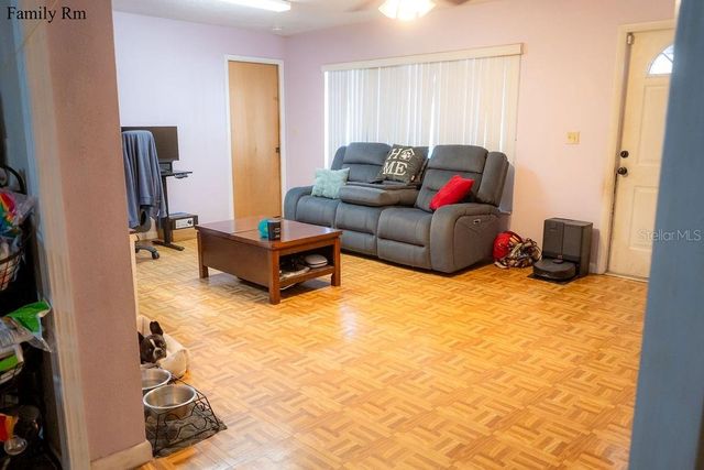 8204 TRAMMELL TRAIL, Tampa, FL 33619