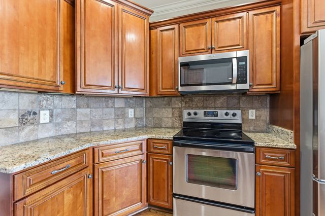 1006 Whispering Wind Way, Hendersonville, TN 37075