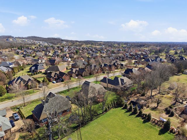 1006 Whispering Wind Way, Hendersonville, TN 37075