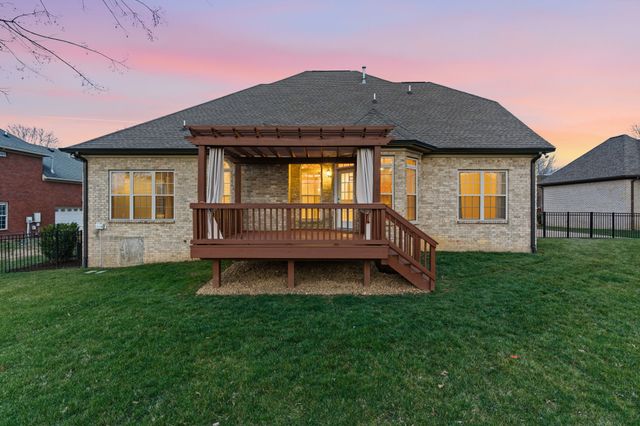 1006 Whispering Wind Way, Hendersonville, TN 37075