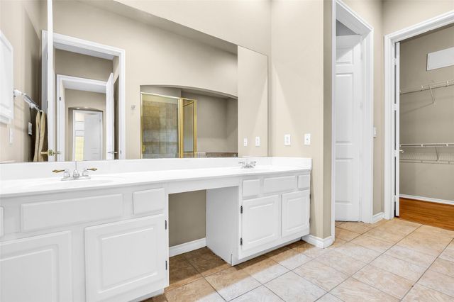 2400 Mccue Road 240, Houston, TX 77056