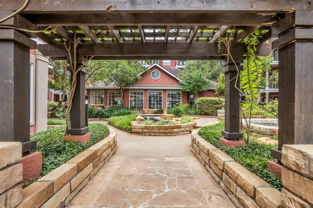 2400 Mccue Road 240, Houston, TX 77056