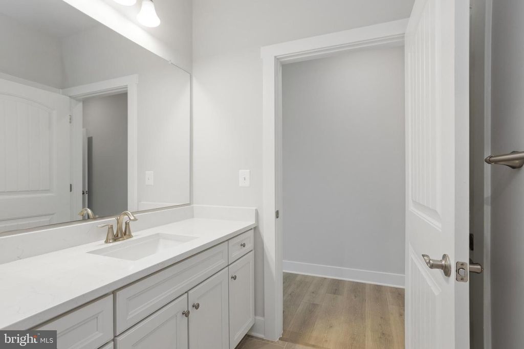 630 WARBLER WAY #2212, Chester, MD 21619
