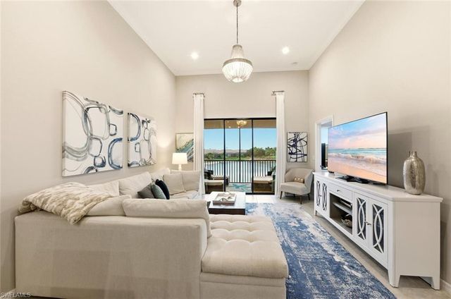 9365 Pocida CT 202, Naples, FL 34119