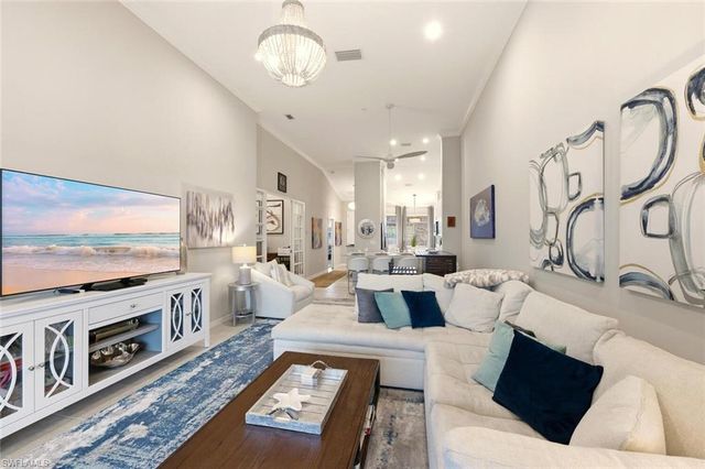 9365 Pocida CT 202, Naples, FL 34119