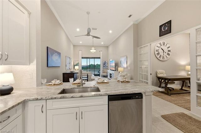 9365 Pocida CT 202, Naples, FL 34119