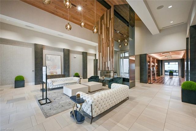 9365 Pocida CT 202, Naples, FL 34119