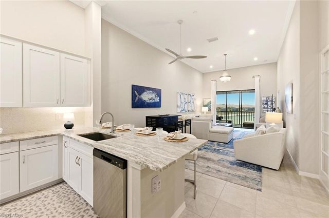 9365 Pocida CT 202, Naples, FL 34119