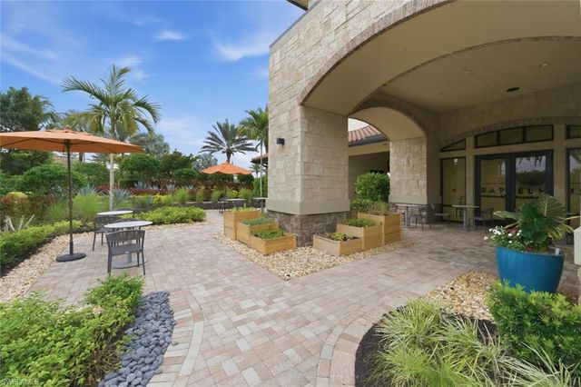9365 Pocida CT 202, Naples, FL 34119
