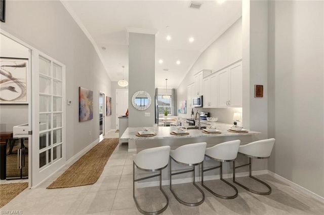 9365 Pocida CT 202, Naples, FL 34119