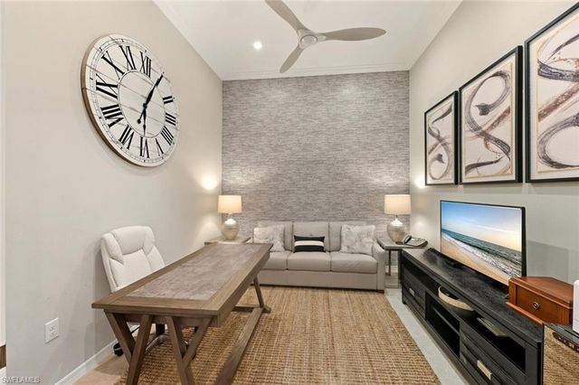 9365 Pocida CT 202, Naples, FL 34119