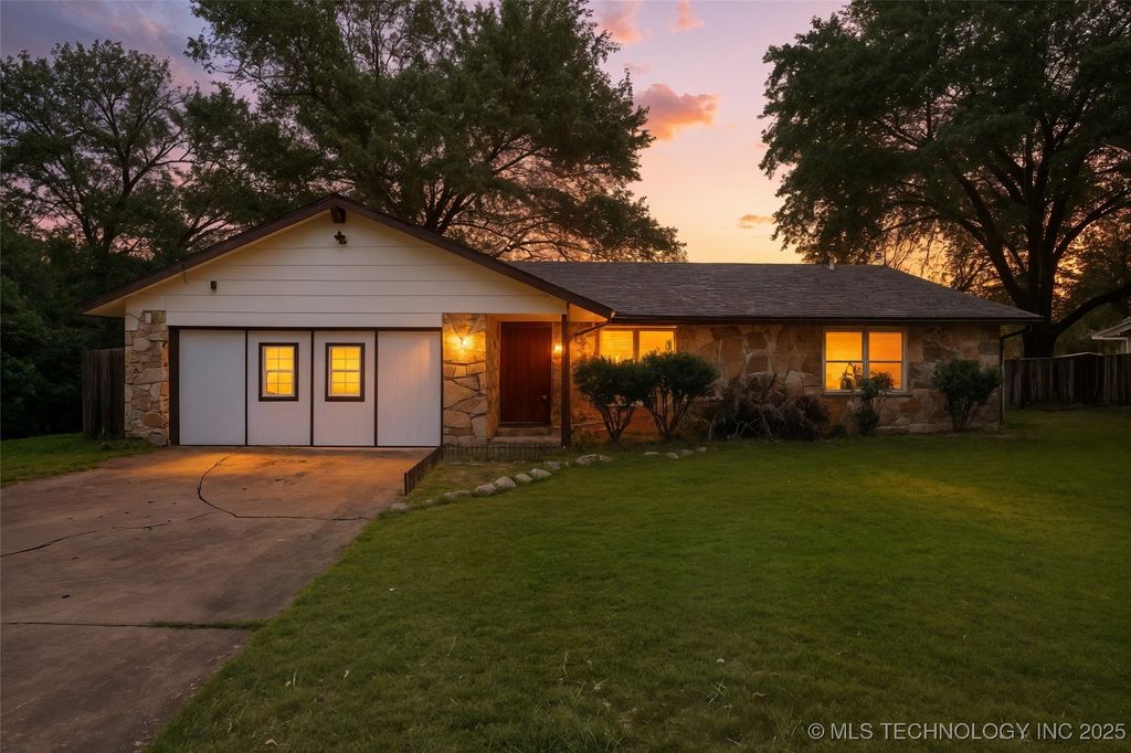 265 E Glenpool Boulevard, Glenpool, OK 74033